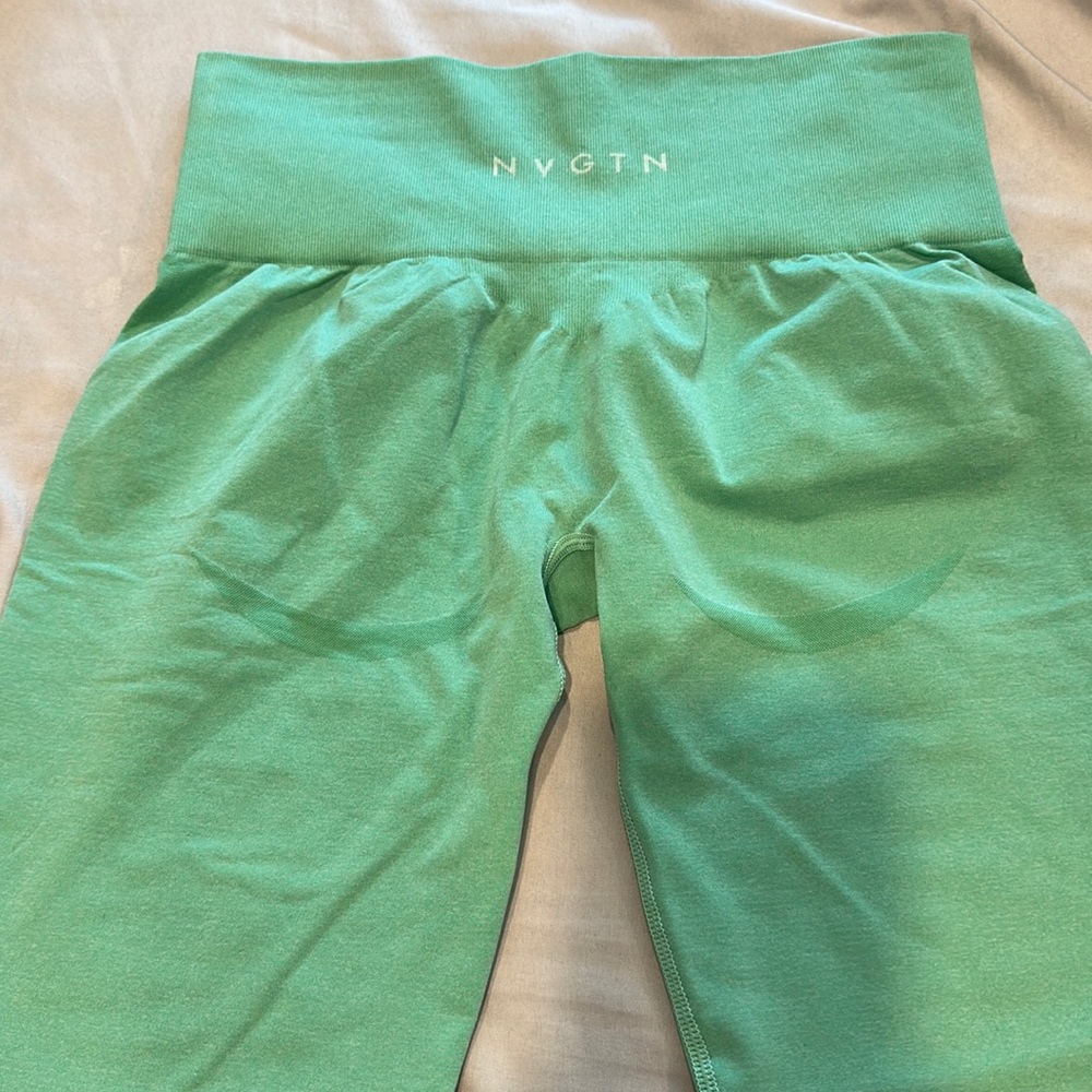 NVGTN legging in size medium